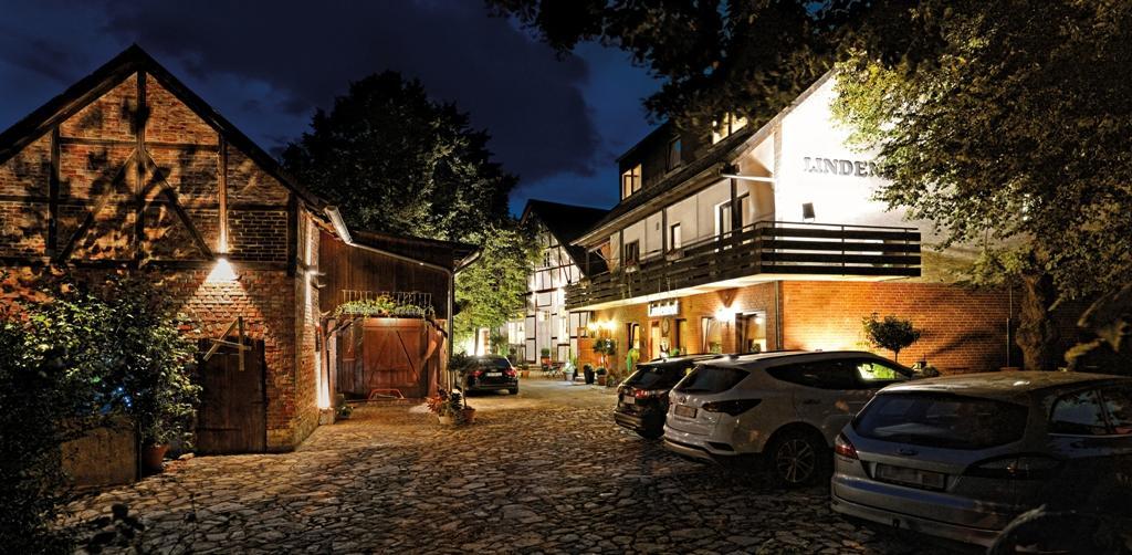Landgasthaus & Hotel Lindenhof Koenigslutter am Elm Exterior photo